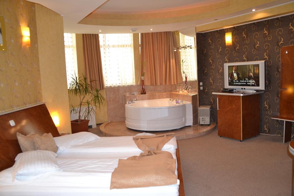 Hotel Helin - Calea Bucuresti Craiova Buitenkant foto