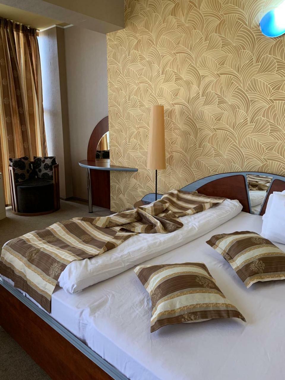Hotel Helin - Calea Bucuresti Craiova Buitenkant foto