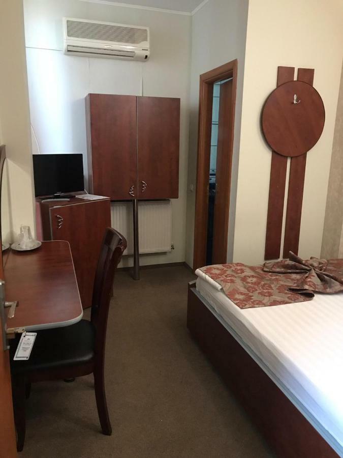Hotel Helin - Calea Bucuresti Craiova Buitenkant foto