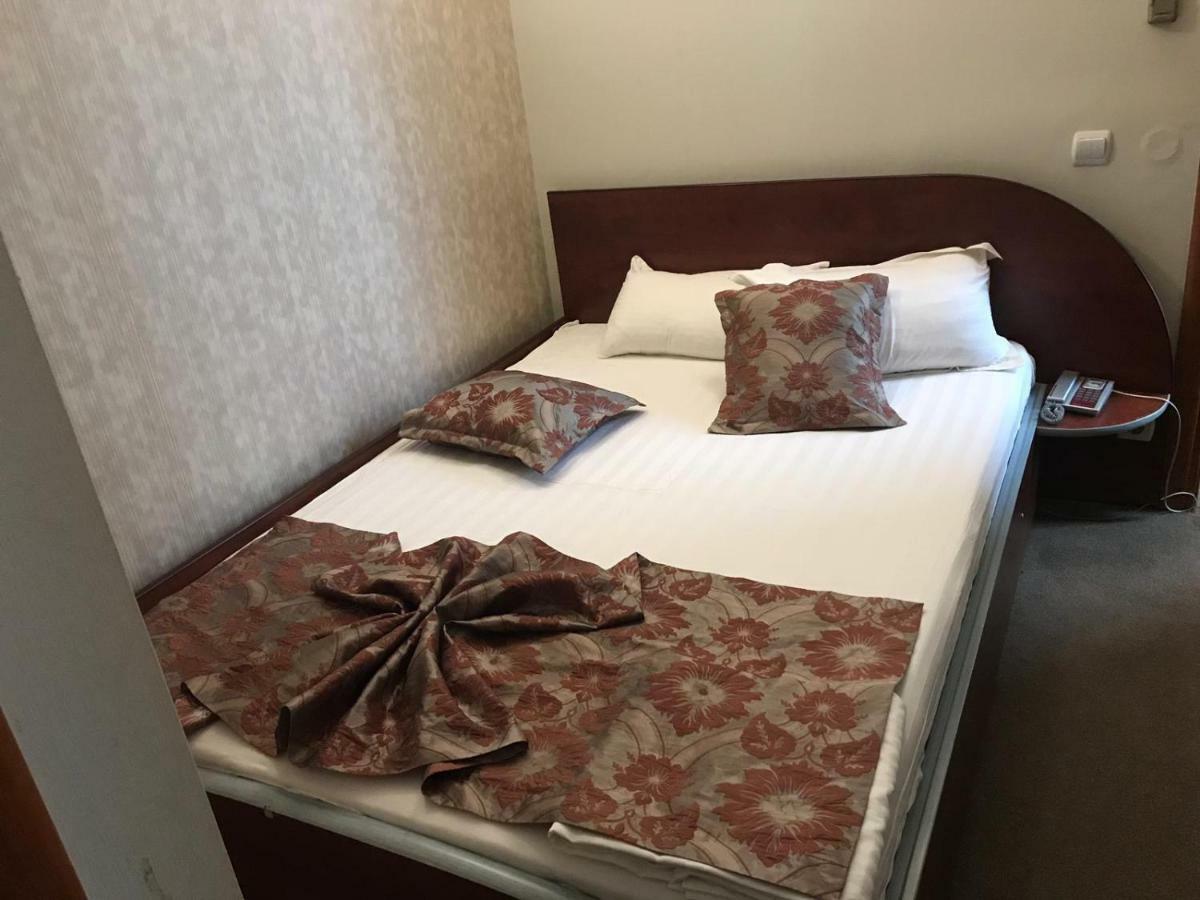 Hotel Helin - Calea Bucuresti Craiova Buitenkant foto