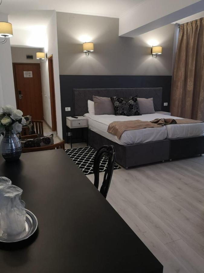 Hotel Helin - Calea Bucuresti Craiova Buitenkant foto