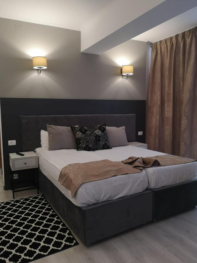 Hotel Helin - Calea Bucuresti Craiova Buitenkant foto