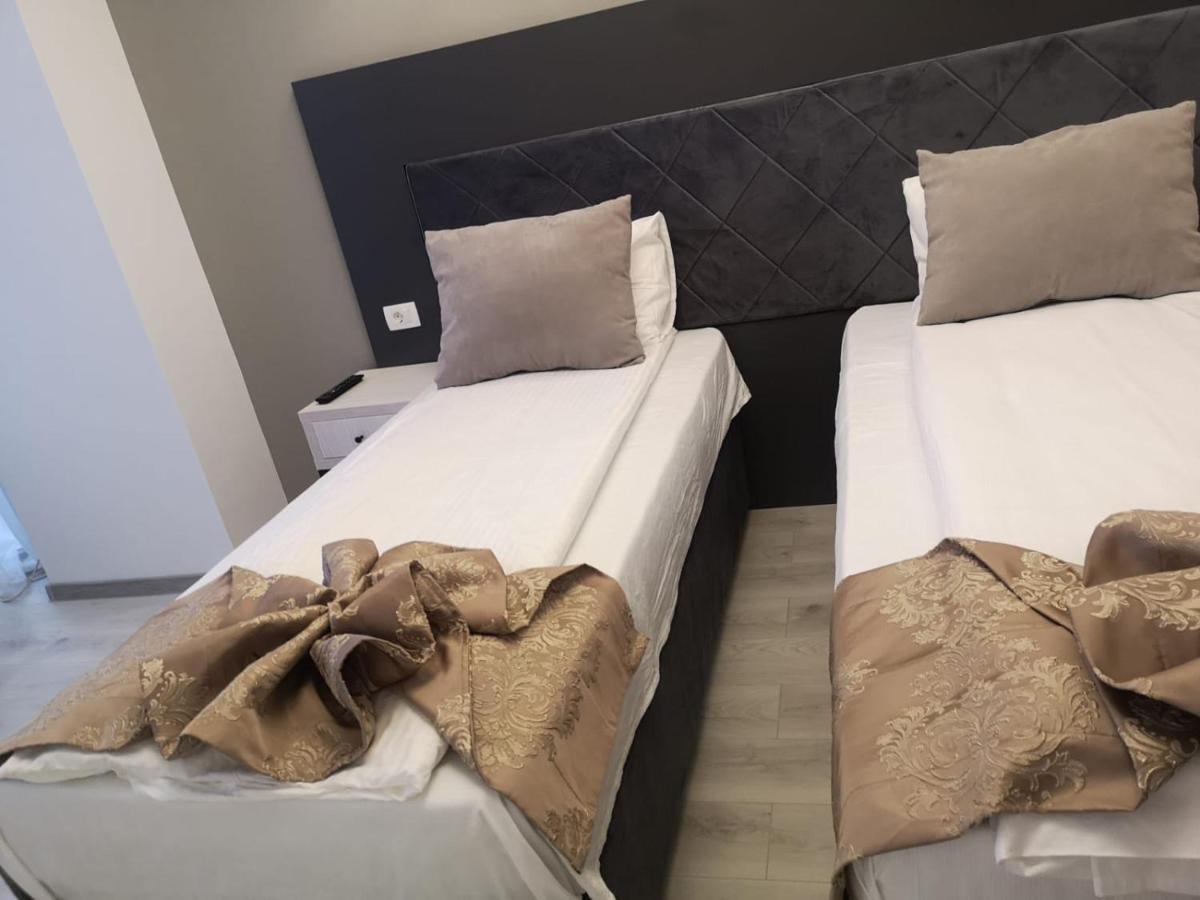 Hotel Helin - Calea Bucuresti Craiova Buitenkant foto