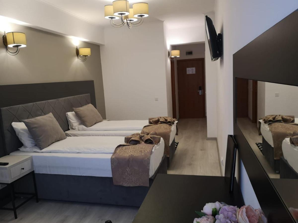 Hotel Helin - Calea Bucuresti Craiova Buitenkant foto